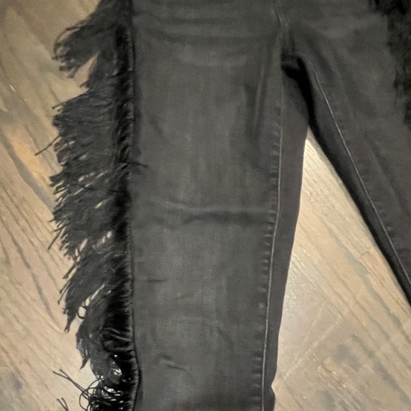 Levi's Limited 721 Fringe-Trim Skinny Ankle Jeans Black womens Size 24 - Picture 7 of 11